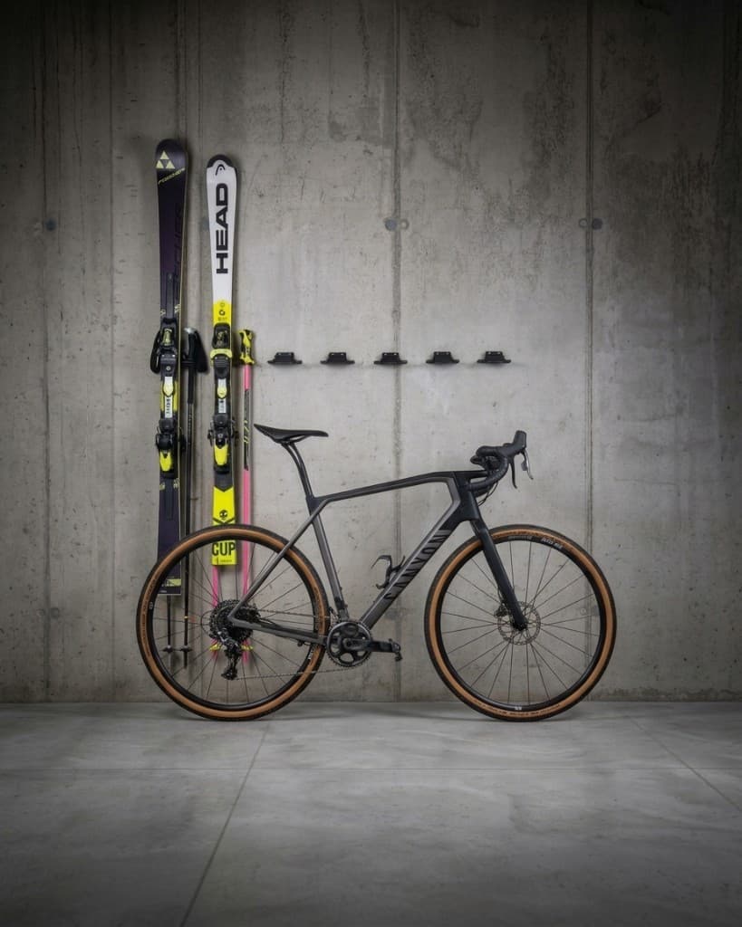 HOLTA als Ausstattung in einem Neubauprojekt – Ski und Bike im Gemeinschaftsraum